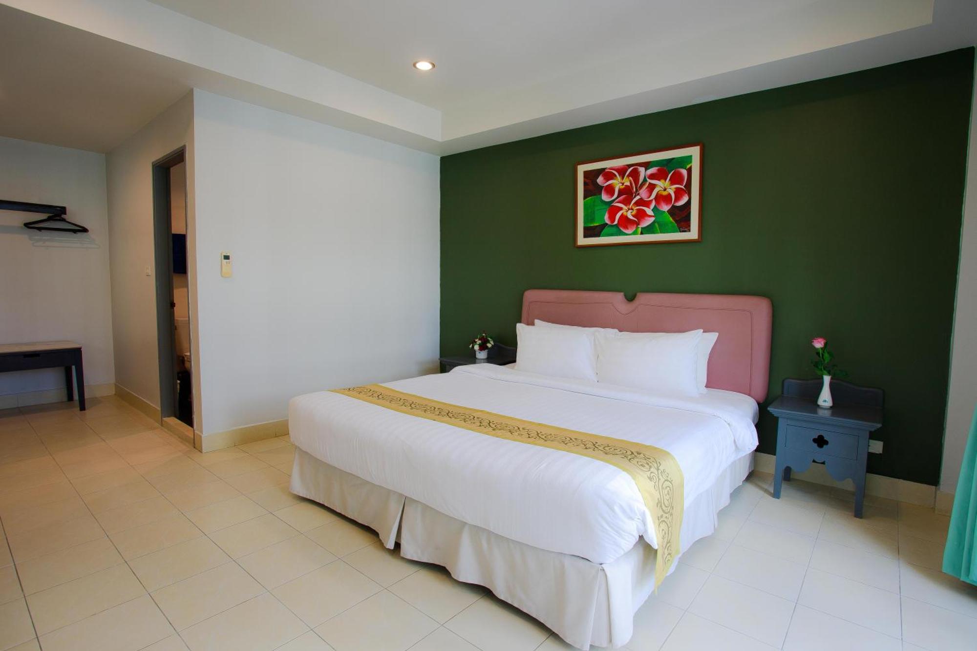 The Corner Apartment Patong Ngoại thất bức ảnh